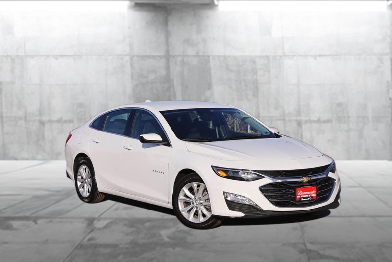 Chevrolet Malibu Vehicle Image 02