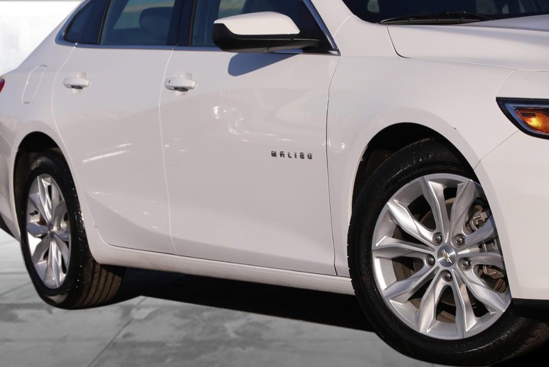 Chevrolet Malibu Vehicle Image 03