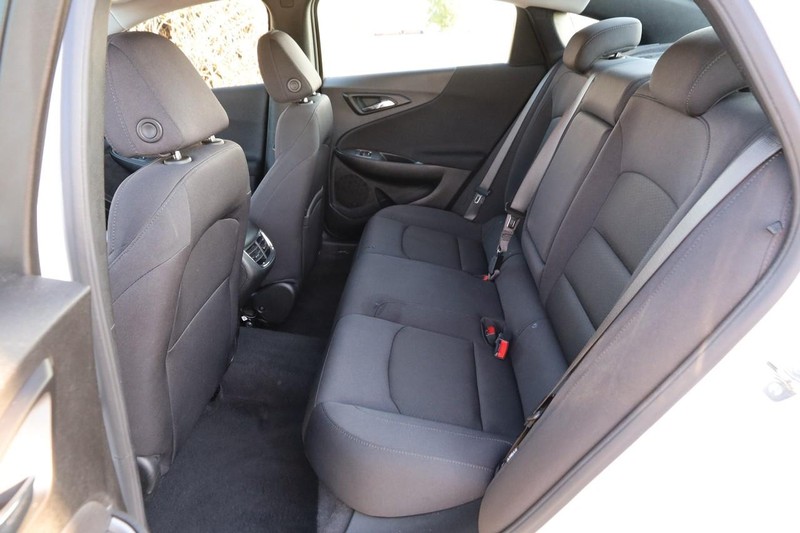 Chevrolet Malibu Vehicle Image 09