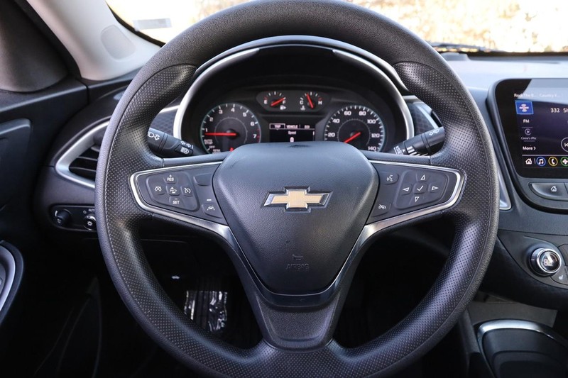 Chevrolet Malibu Vehicle Image 10