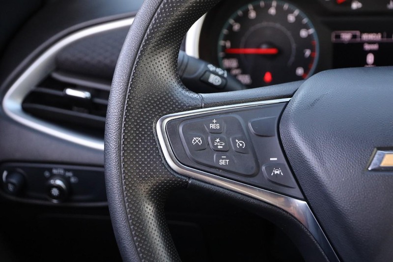 Chevrolet Malibu Vehicle Image 11