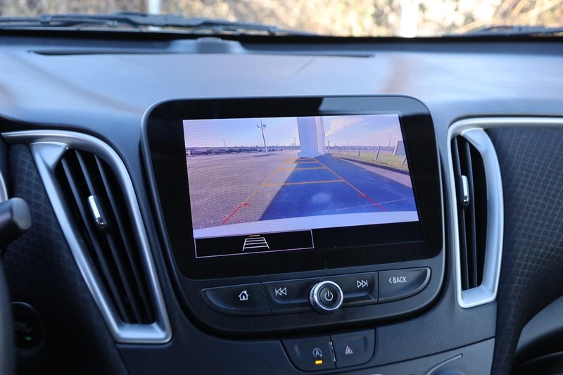 Chevrolet Malibu Vehicle Image 16