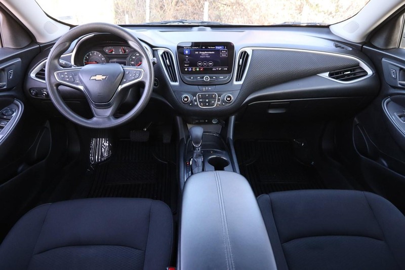 Chevrolet Malibu Vehicle Image 19