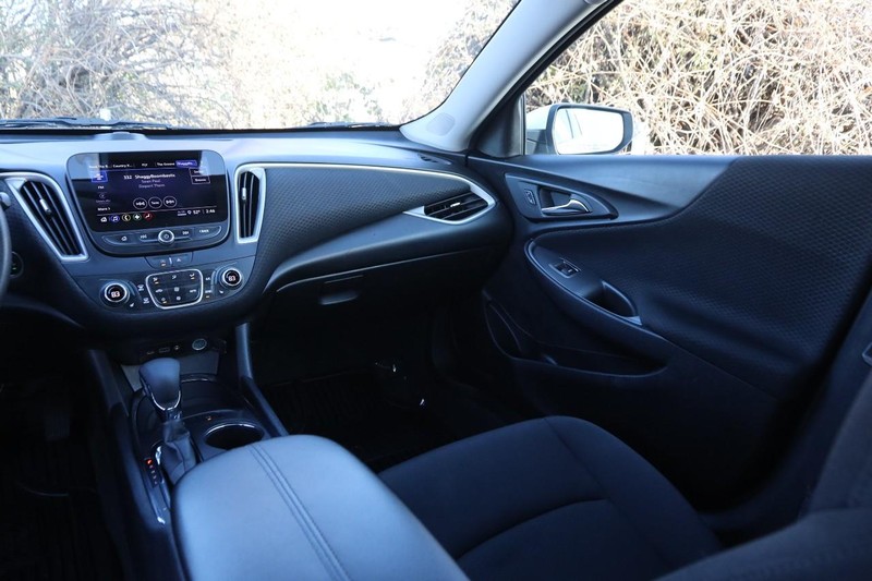 Chevrolet Malibu Vehicle Image 23