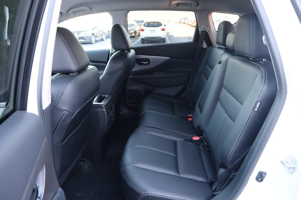 Nissan Murano Vehicle Image 09