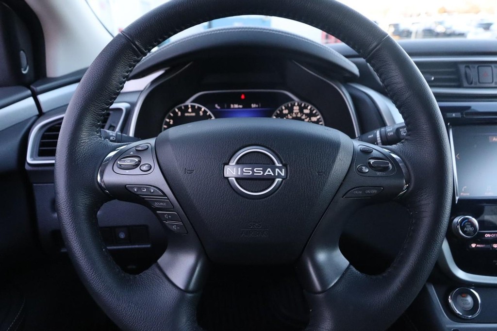 Nissan Murano Vehicle Image 10