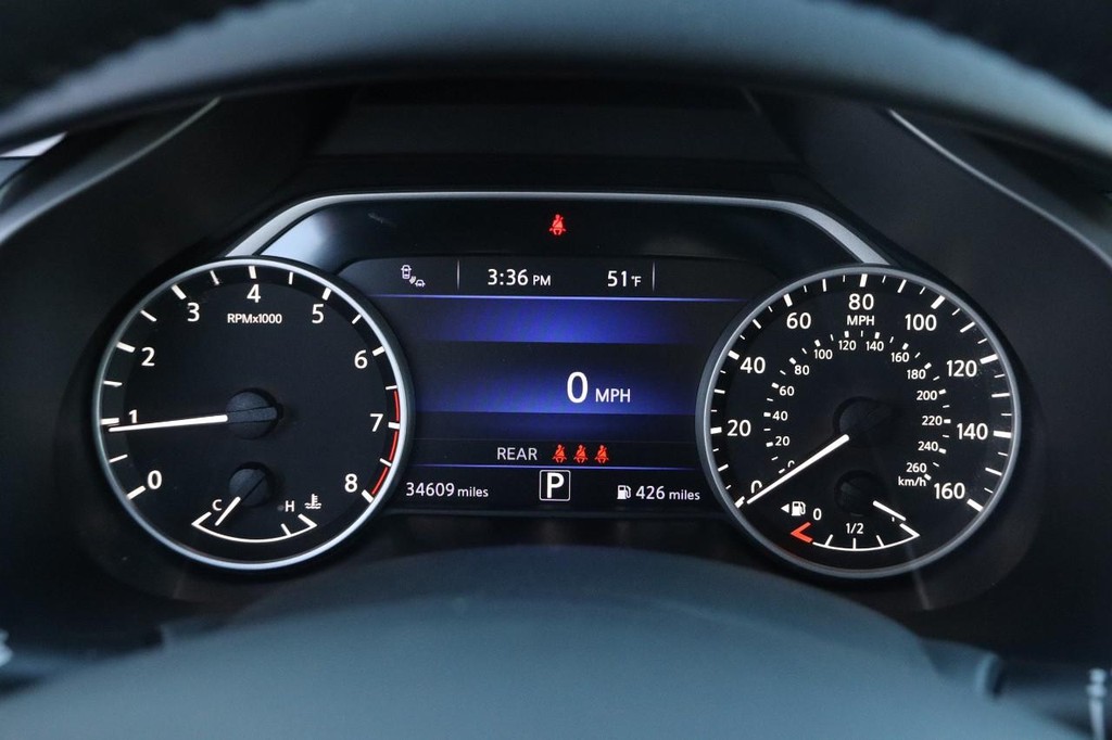 Nissan Murano Vehicle Image 13