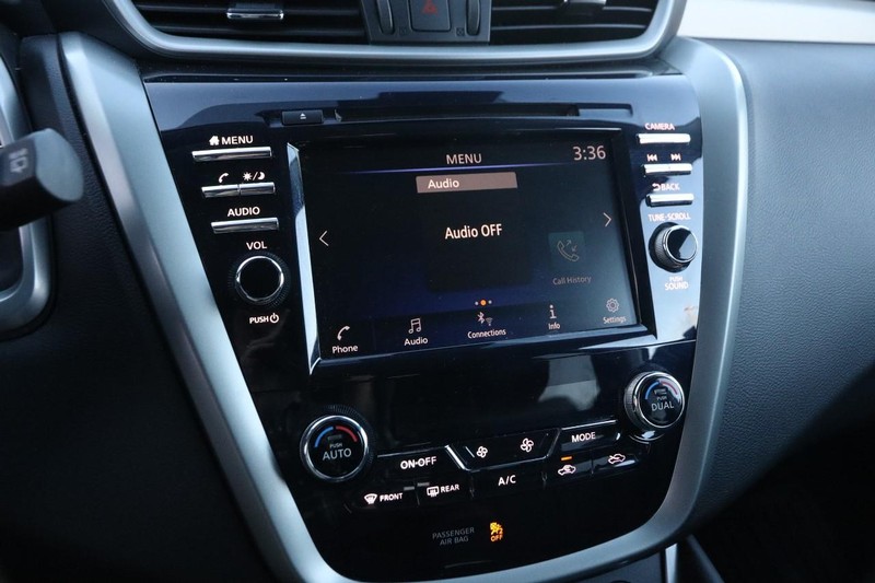 Nissan Murano Vehicle Image 15