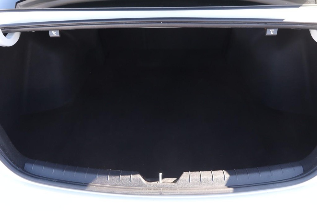 Kia K5 Vehicle Image 21