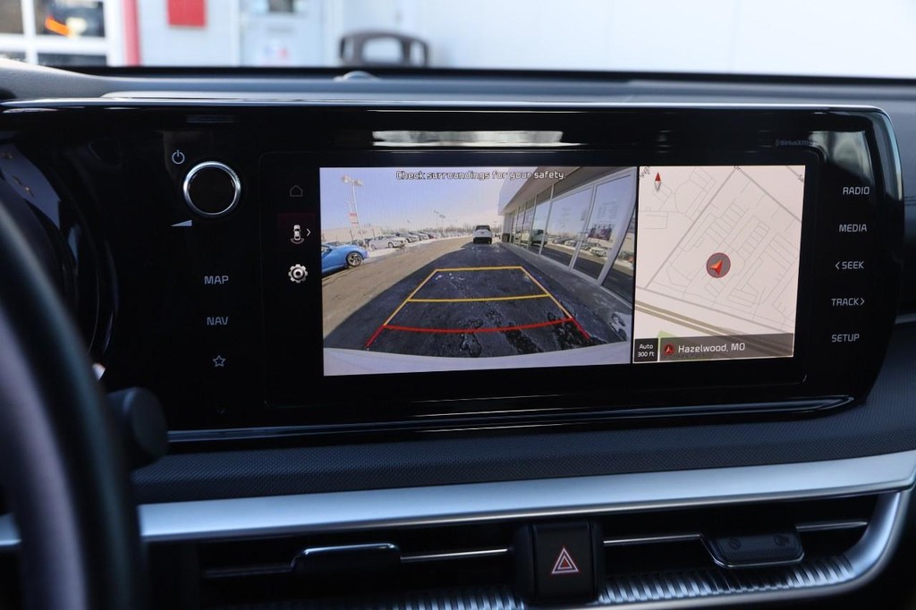 Kia K5 Vehicle Image 30