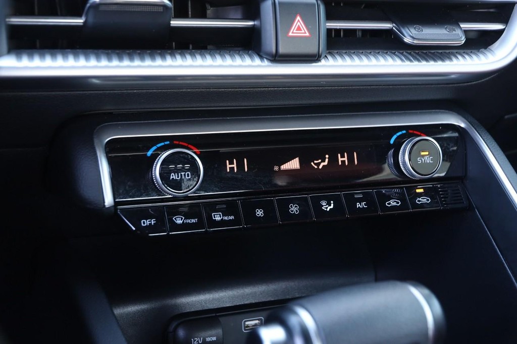 Kia K5 Vehicle Image 31