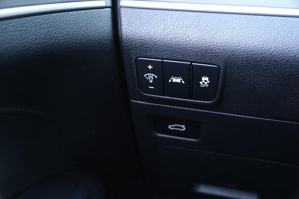 Kia K5 Vehicle Image 33