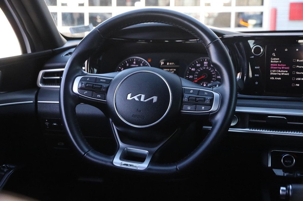 Kia K5 Vehicle Image 36