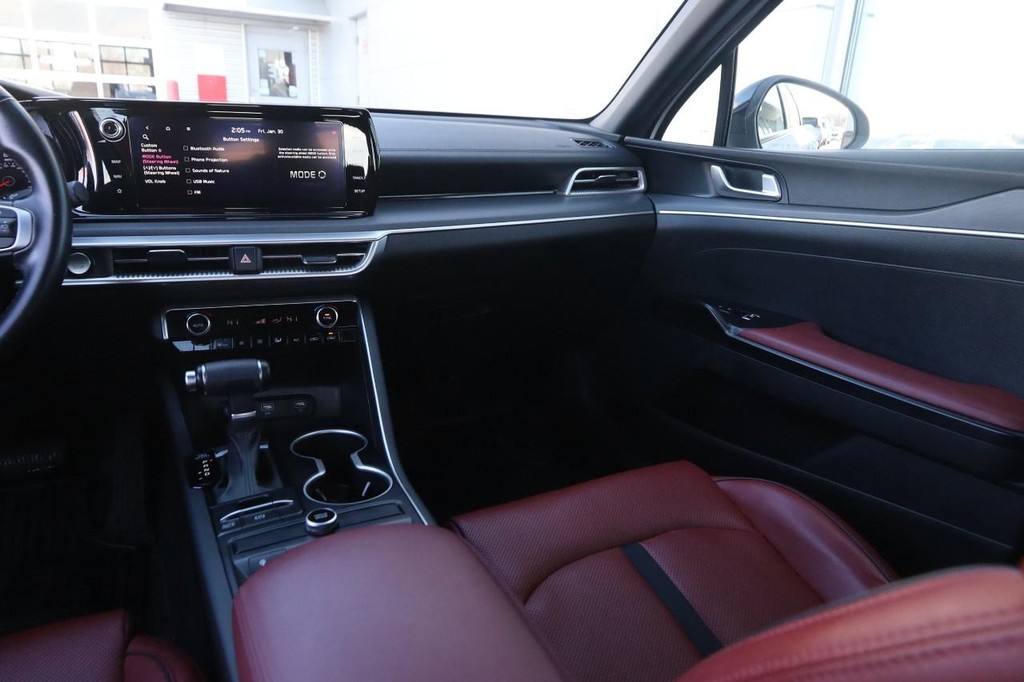 Kia K5 Vehicle Image 38