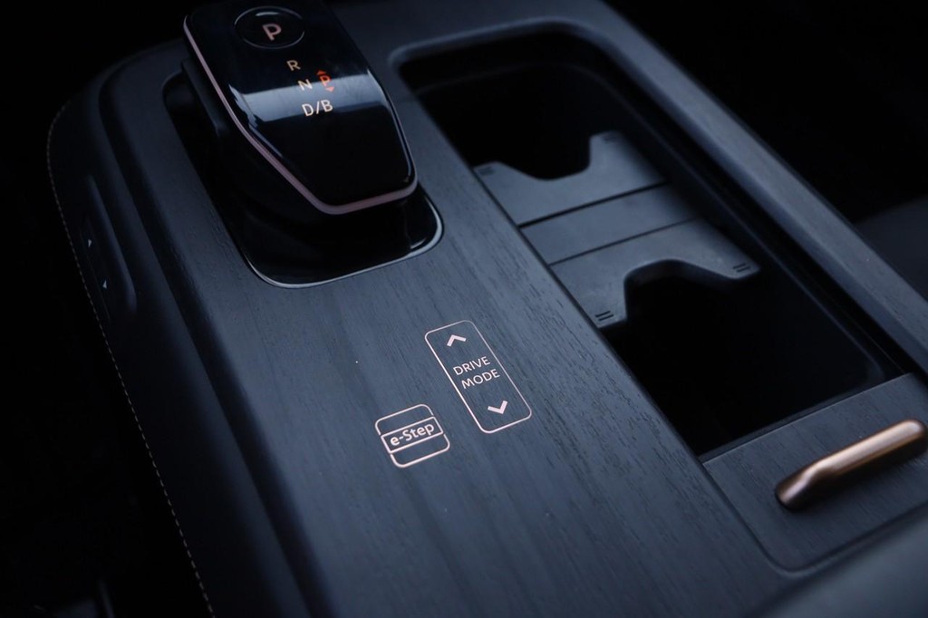 Nissan ARIYA Vehicle Image 18