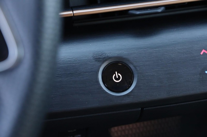 Nissan ARIYA Vehicle Image 14