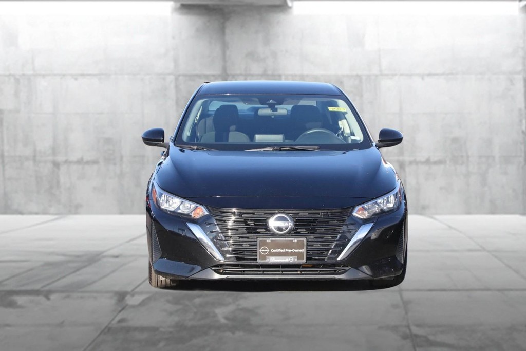 Nissan Sentra Vehicle Image 04