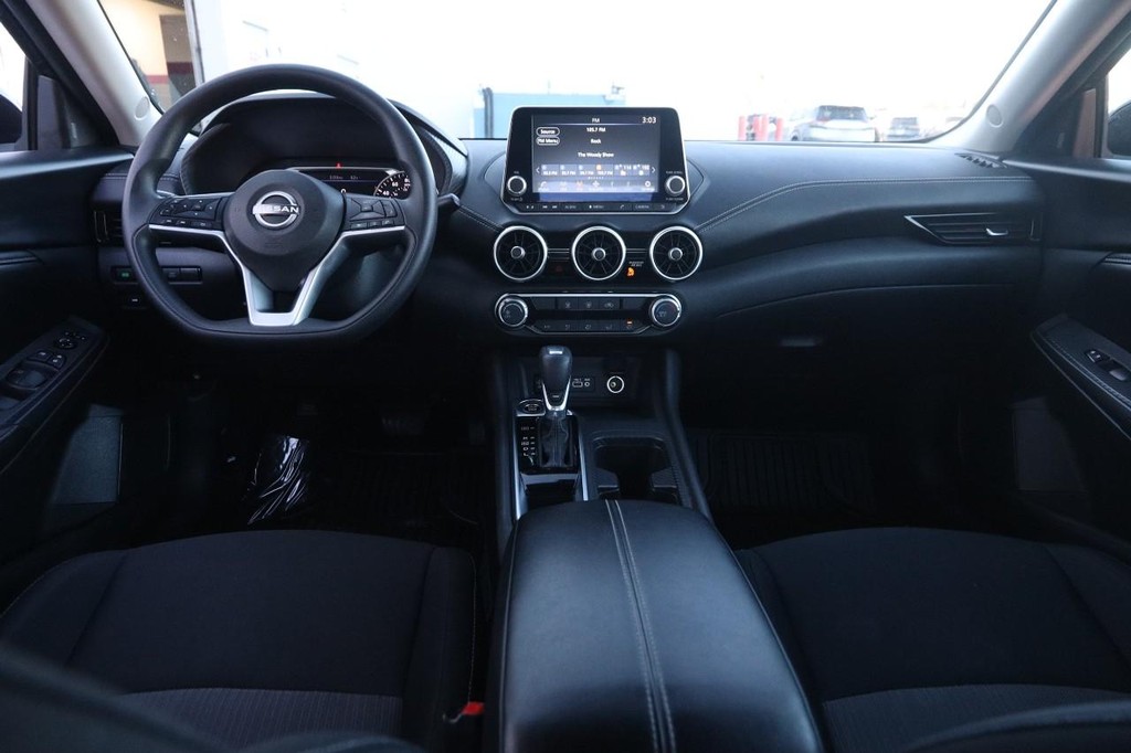 Nissan Sentra Vehicle Image 20