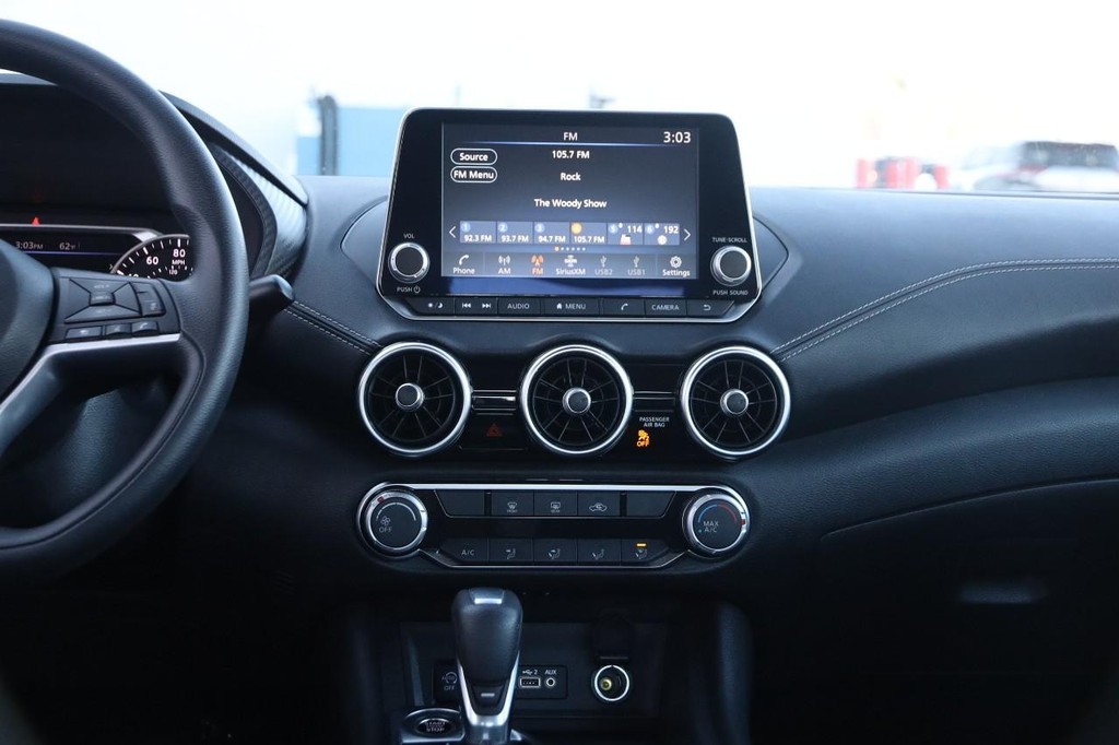 Nissan Sentra Vehicle Image 23