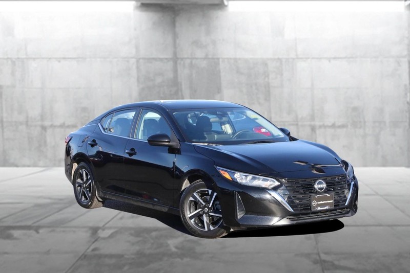 Nissan Sentra Vehicle Image 02