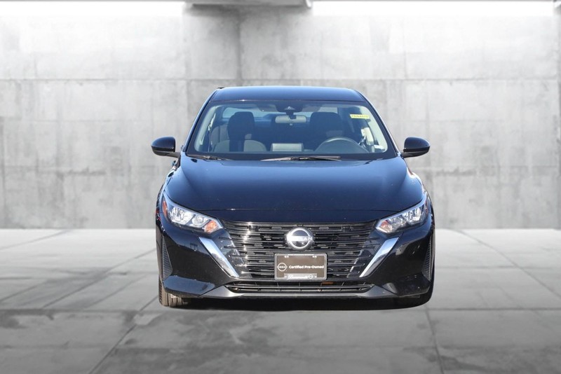 Nissan Sentra Vehicle Image 04