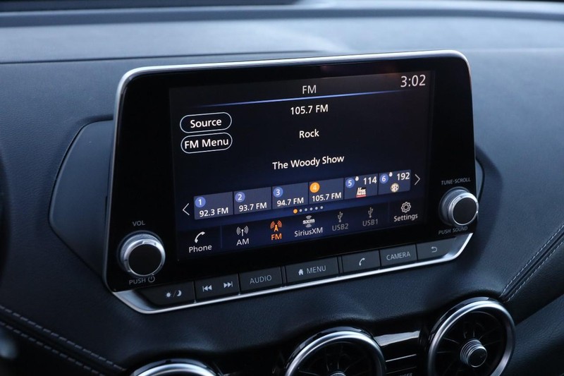 Nissan Sentra Vehicle Image 14