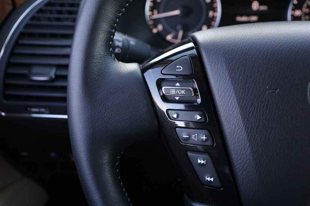 Nissan Armada Vehicle Image 14