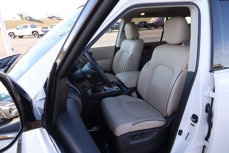 Nissan Armada Vehicle Image 10