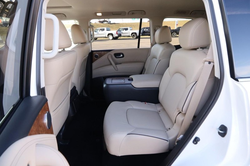 Nissan Armada Vehicle Image 11