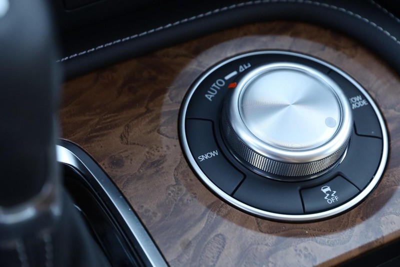 Nissan Armada Vehicle Image 21