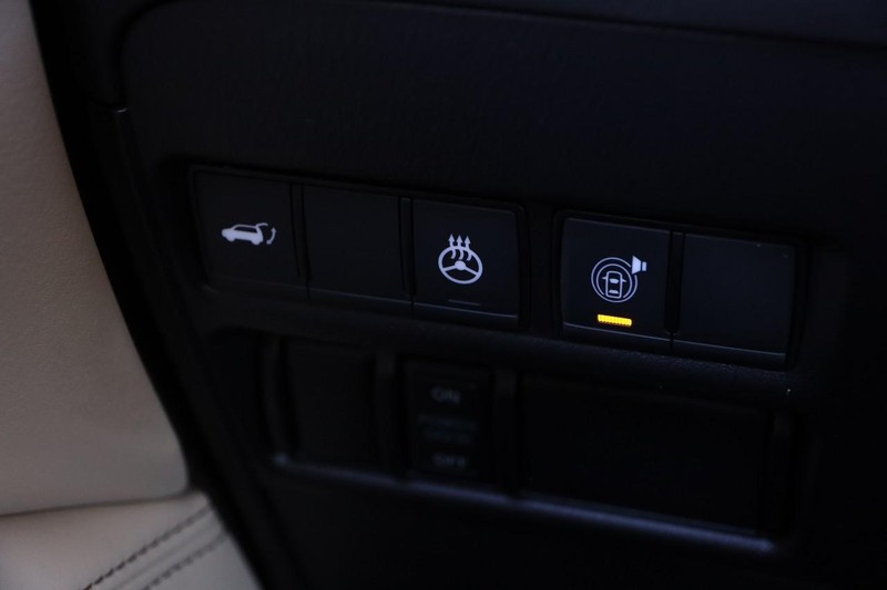 Nissan Armada Vehicle Image 23