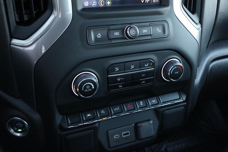 Chevrolet Silverado 1500 Vehicle Image 17