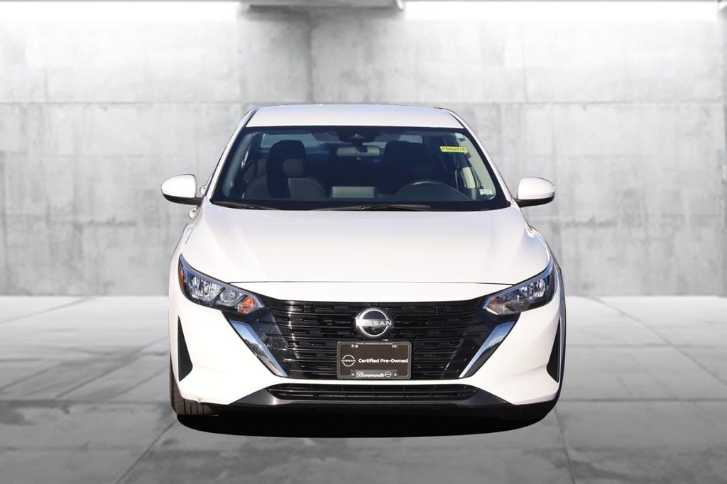 Nissan Sentra Vehicle Image 04