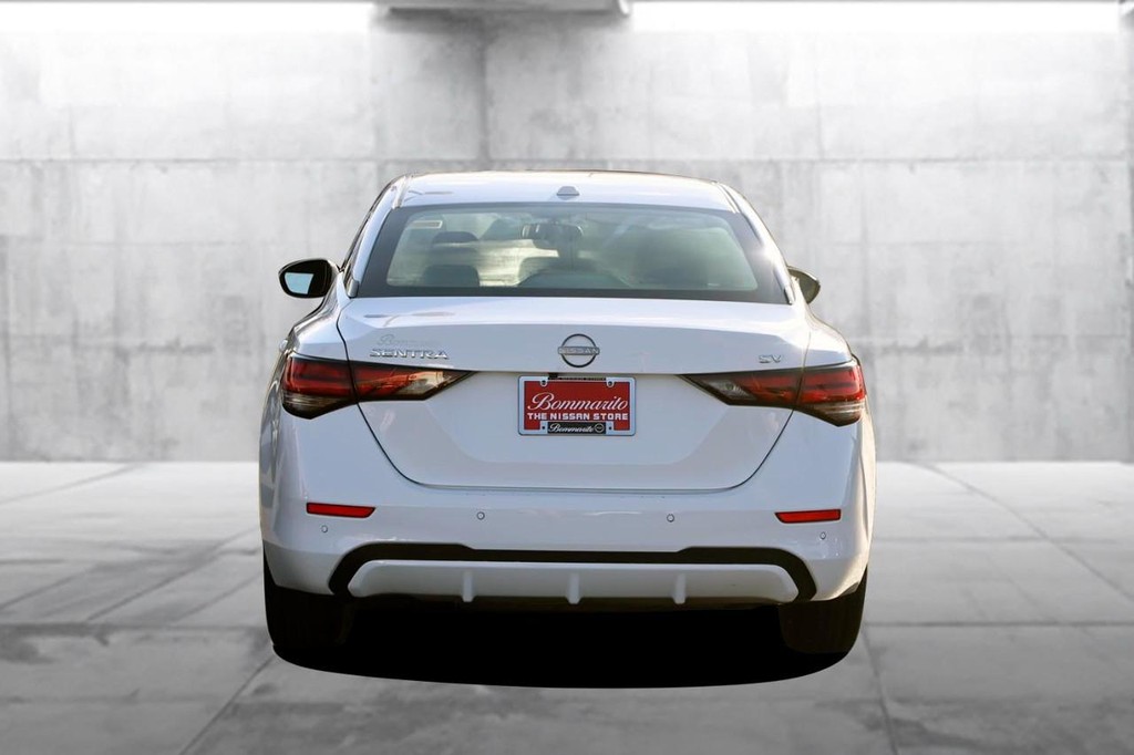 Nissan Sentra Vehicle Image 06