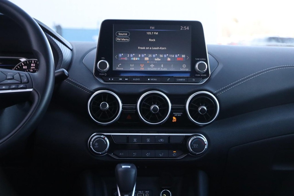 Nissan Sentra Vehicle Image 23