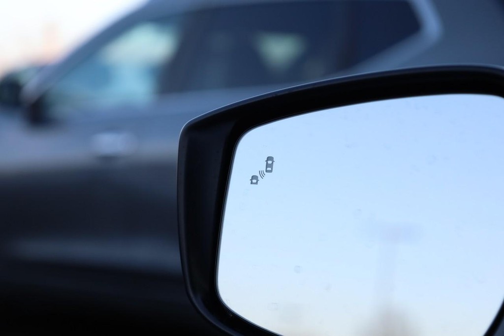 Nissan Versa Vehicle Image 18