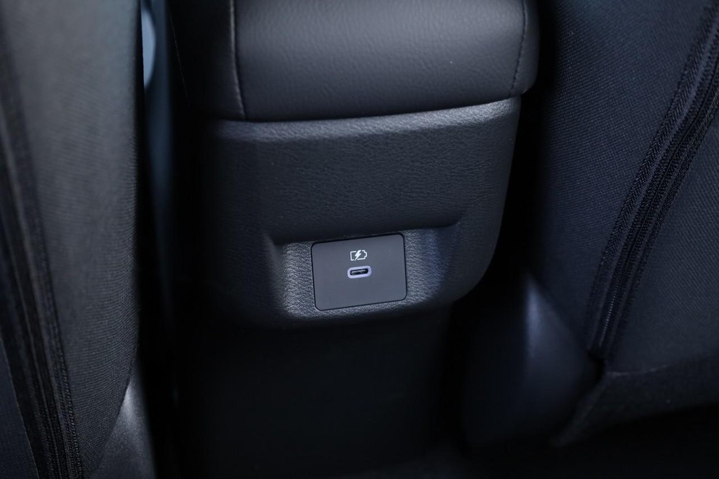 Nissan Versa Vehicle Image 20