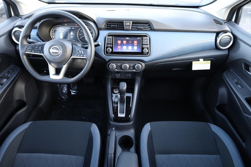Nissan Versa Vehicle Image 21