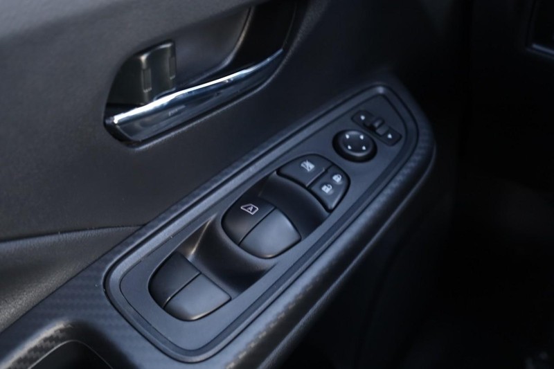 Nissan Versa Vehicle Image 17