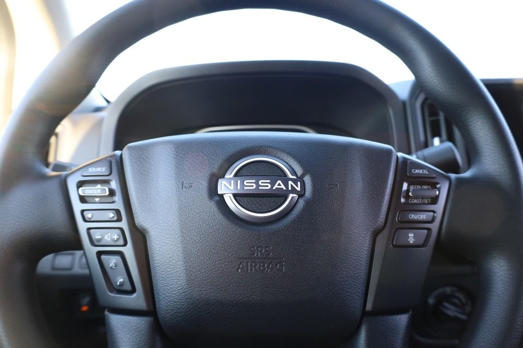 Nissan Frontier Vehicle Image 09