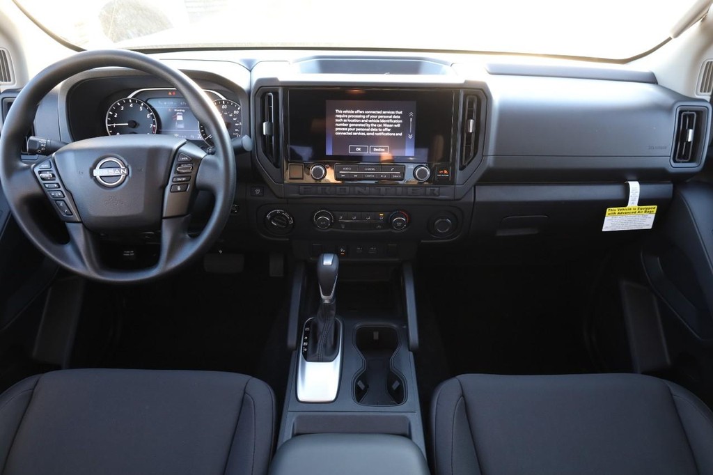 Nissan Frontier Vehicle Image 19