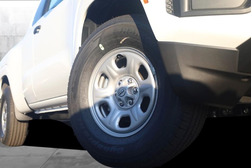 Nissan Frontier Vehicle Image 03