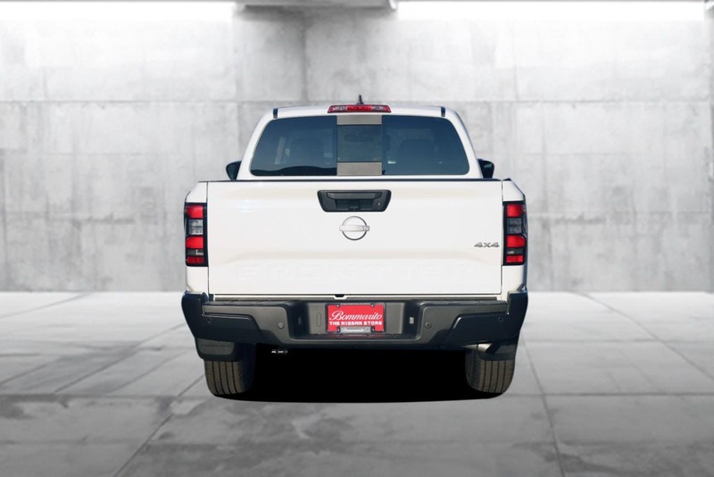 Nissan Frontier Vehicle Image 06