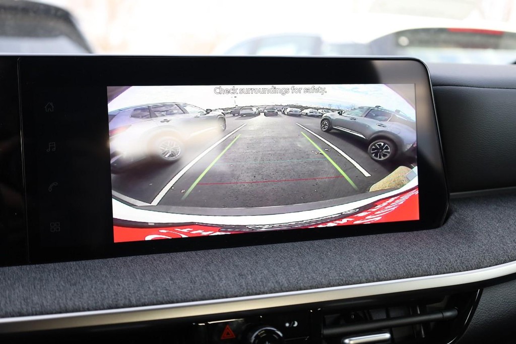 Nissan Kicks Vehicle Image 12