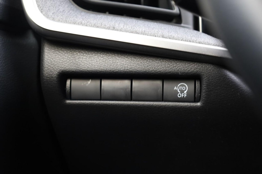 Nissan Kicks Vehicle Image 19