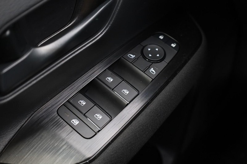 Nissan Kicks Vehicle Image 18