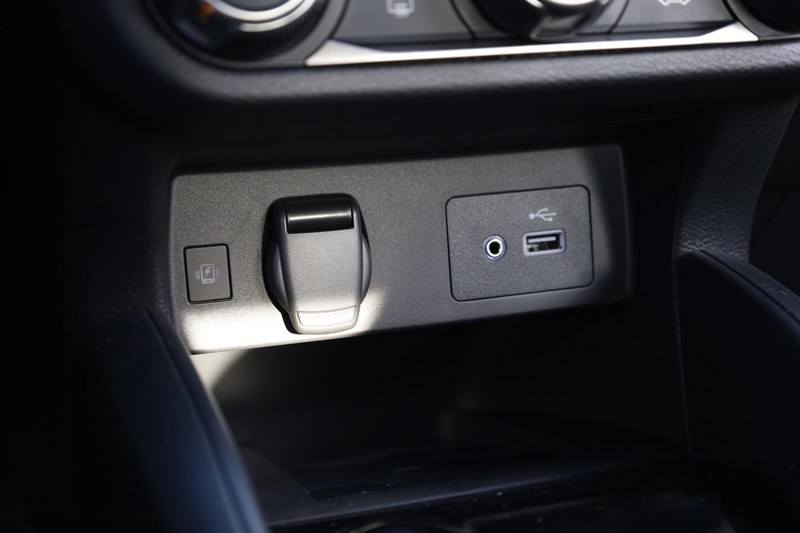 Nissan Versa Vehicle Image 14