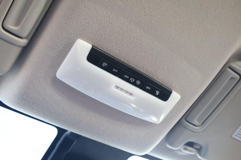 Nissan Versa Vehicle Image 16