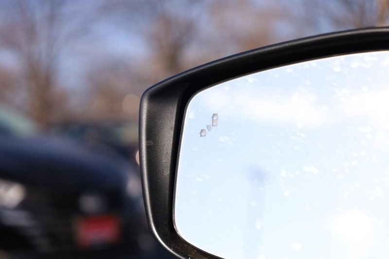 Nissan Versa Vehicle Image 18