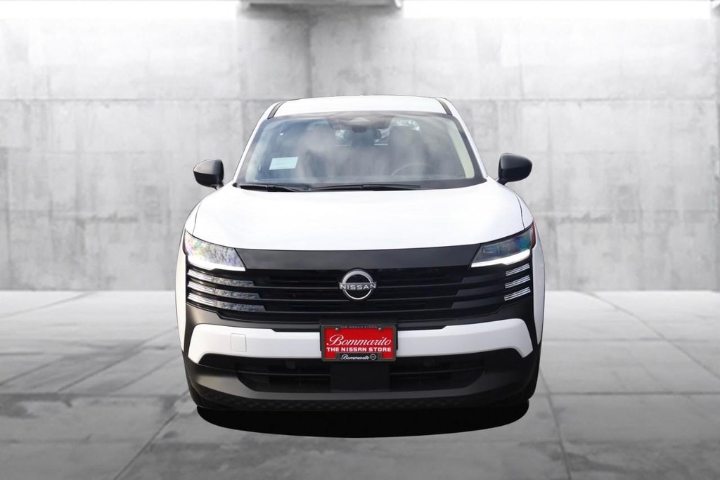 Nissan Kicks Vehicle Image 04